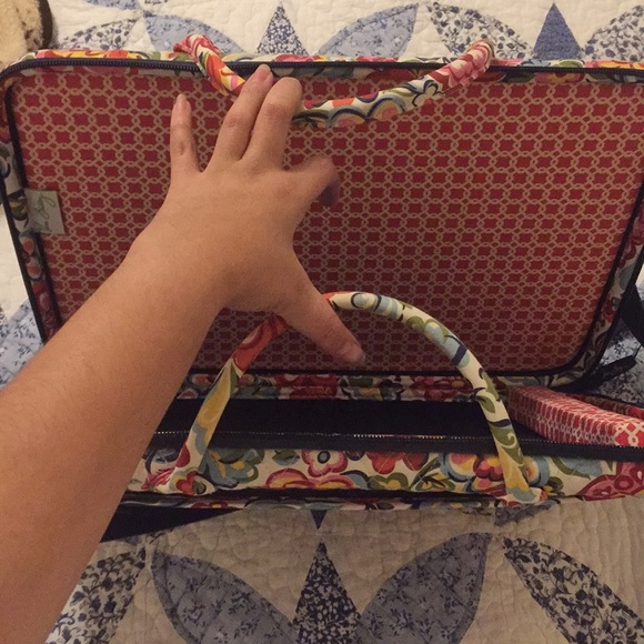 Adorable Vera Bradley Laptop Case - Picture 5 of 5